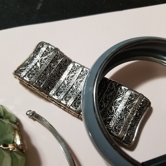 Collection of Jewelry - Picture 7 of 8